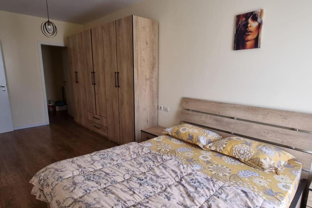 New & Great Located Apartment Near Center Tirana Exterior foto