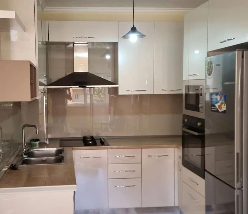 New & Great Located Apartment Near Center Tirana Exterior foto