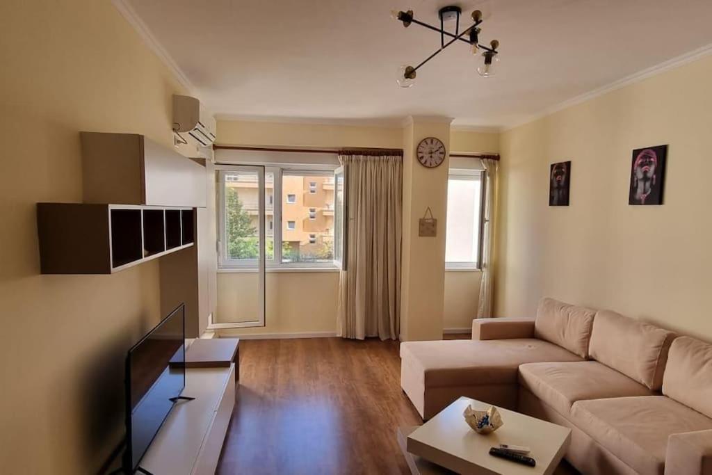 New & Great Located Apartment Near Center Tirana Exterior foto